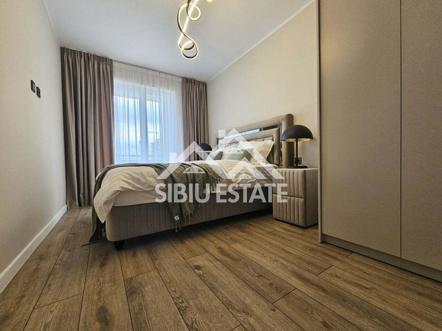 Penthouse Sibiu terasa mare vedere panoramica - Poză 1
