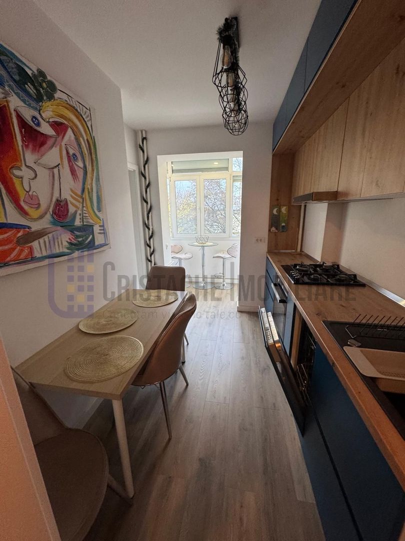 Apartament 2 camere, renovat si amenajat modern, metrou P-ța Unirii la 10 min. - Poză 2