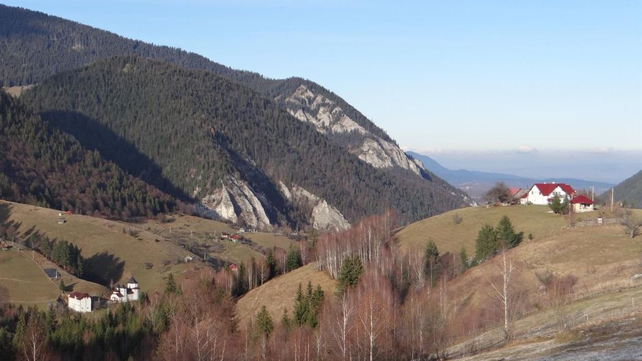 In locatia de basm: - Pestera, Moieciu, Brasov, utilitati, accesibilitate - Poză 5