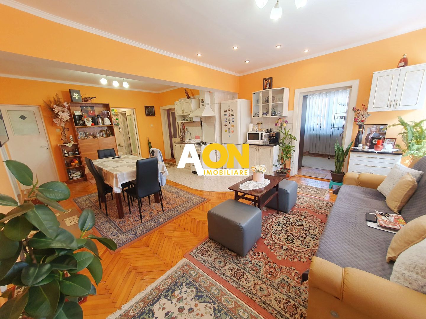 Casa 4 camere, 2 bai, 86 mp utili, renovata, zona Lipoveni - Poză 1
