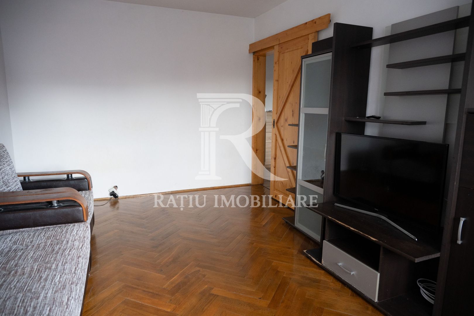 Apartament cu 3 camere | Rogerius | Oradea - Poză 2