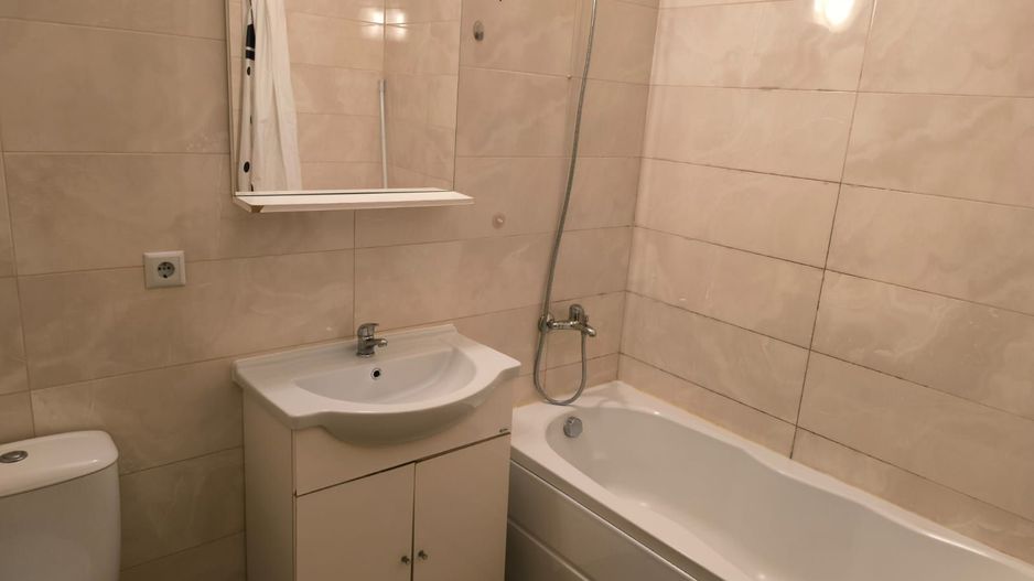 Apartament de inchiriat cu 3 camere si garaj strada Oasului 90 - Poză 8
