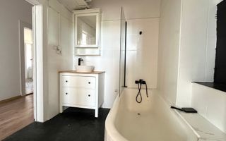 Un apartament spațios cu  2 camere, in , zona Centrala - Take Ionescu - Poză 13