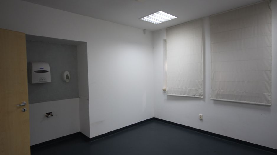 Cladire de birouri, SAD, parcare prorpie, clinica medicala - Poză 17