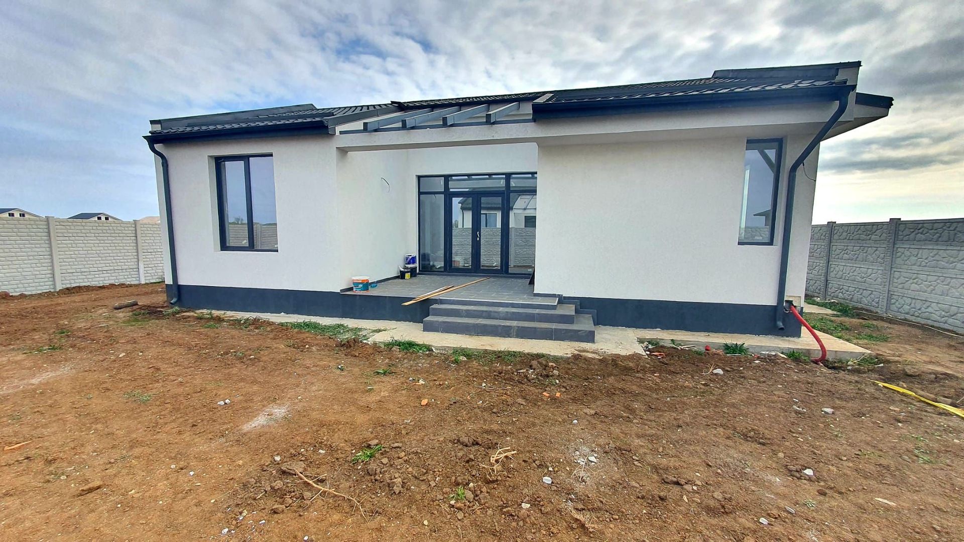vila finisata la cheie 4cam fara etaj/intrare com. Berceni-Ilfov - Poză 1