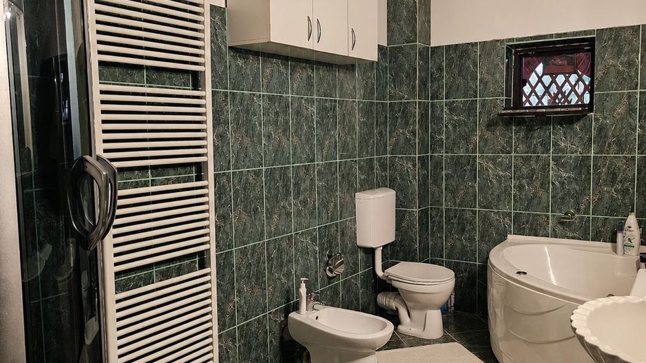 Casa- Str Tismana, zona Spitalul nr 1 - Poză 15