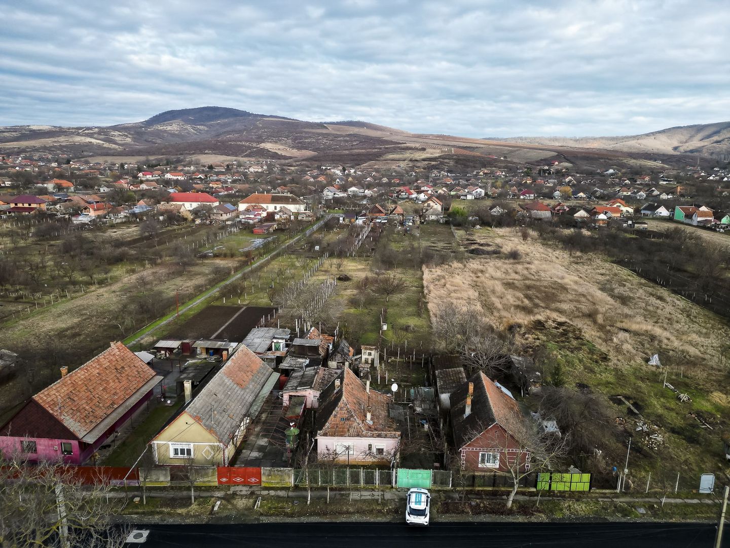 Casă modestă cu 3 camere în Ghioroc - Poză 16