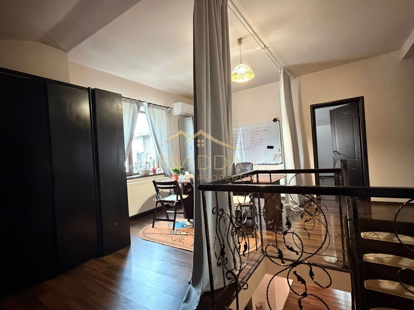 Vila spatioasa cu vedere spre lac Corbeanca - Poză 34