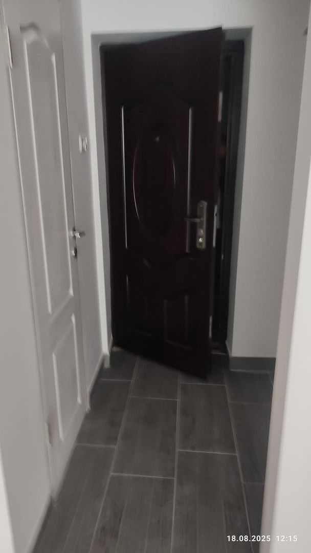 BRASADAS vinde garsonieră etaj 1 Soarelui. - Poză 2