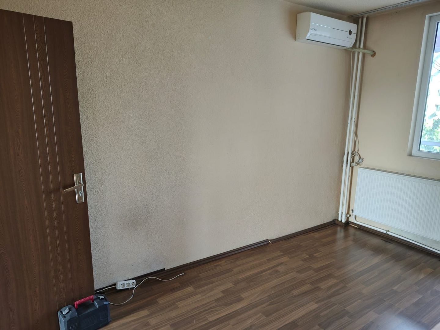 Apartament incapator cu trei camere, Alexandru Obregia, 120.000€ negociabil - Poză 13