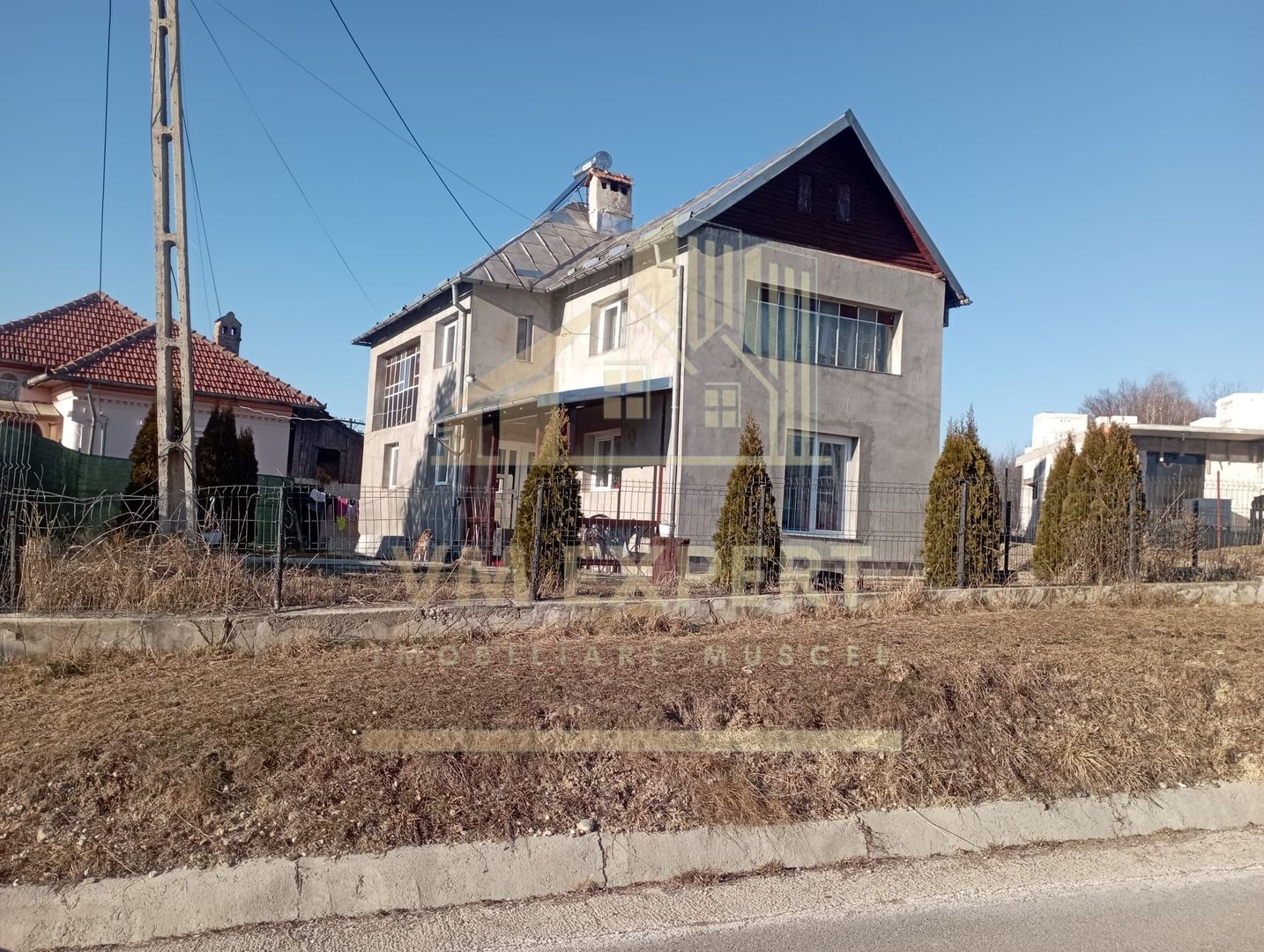 CASA 4 CAMERE TEREN 2500 MP CAMPULUNG - Poză 1