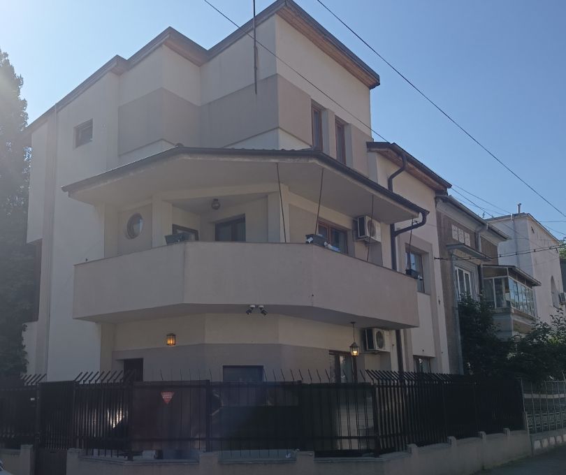vila 6 camere | Tineretului | 3 parcari | renovata complet - Poză 1