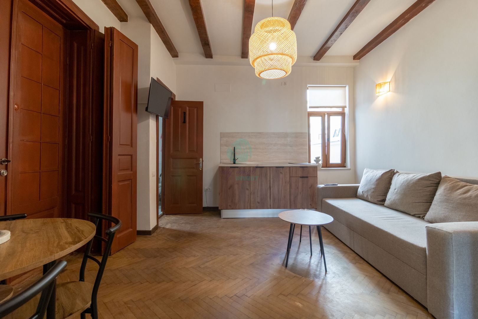 Vila interbelica AIRBNB "la cheie" - Poză 2