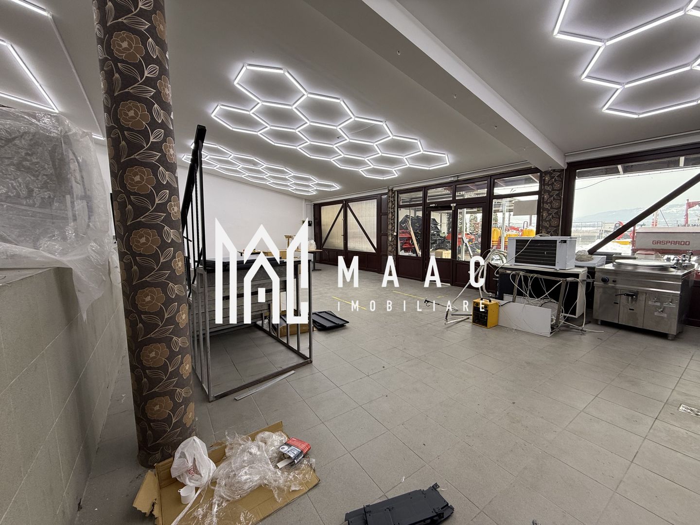 Spatiu comercial | La strada | 200 MP | Teren 300MP | Vestem - Poză 4