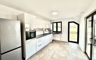 Apartament 3 Camere Spațios, Mobilat,  Curte și Balcon [ Zona Centrala ] - Poză 2