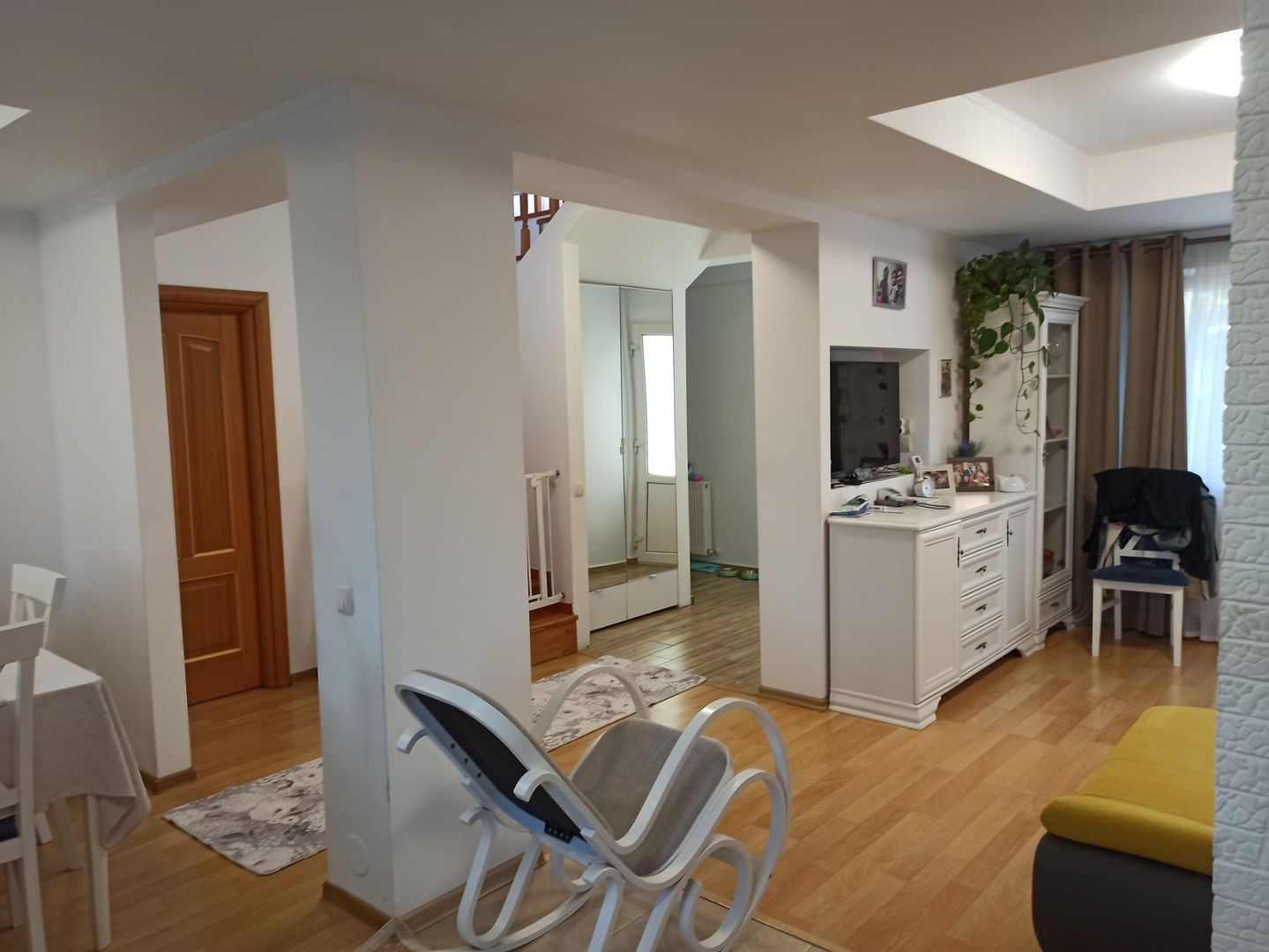 vila triplex,deosebita,mob-util partial/complet/Frumusani-Calarasi - Poză 1