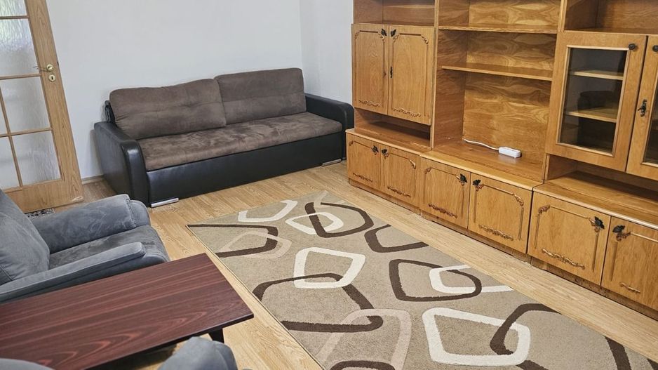 De inchiriat apartament cu 2 camere, etaj 4/4 Piata Centrala, 360 euro - Poză 1