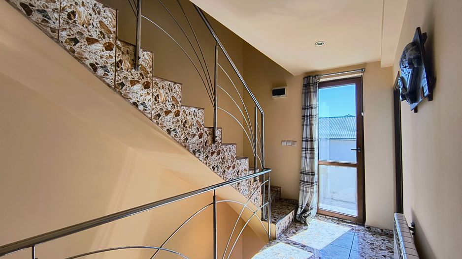 Năvodari | Casă spațioasă cu teren mare - Poză 23