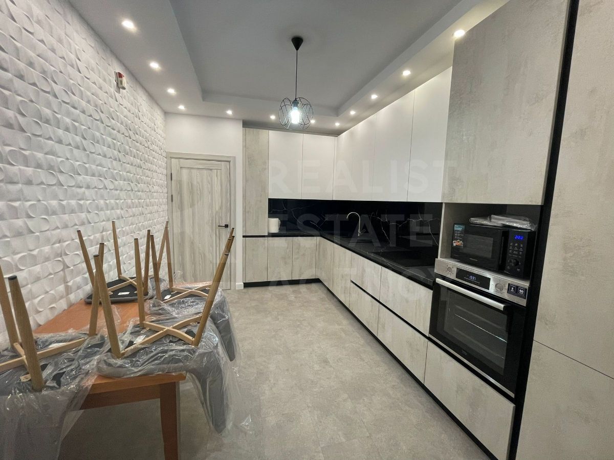 Chirie, apartament, 3 camere, strada Calea Ieşilor, Sculeni - Poză 2