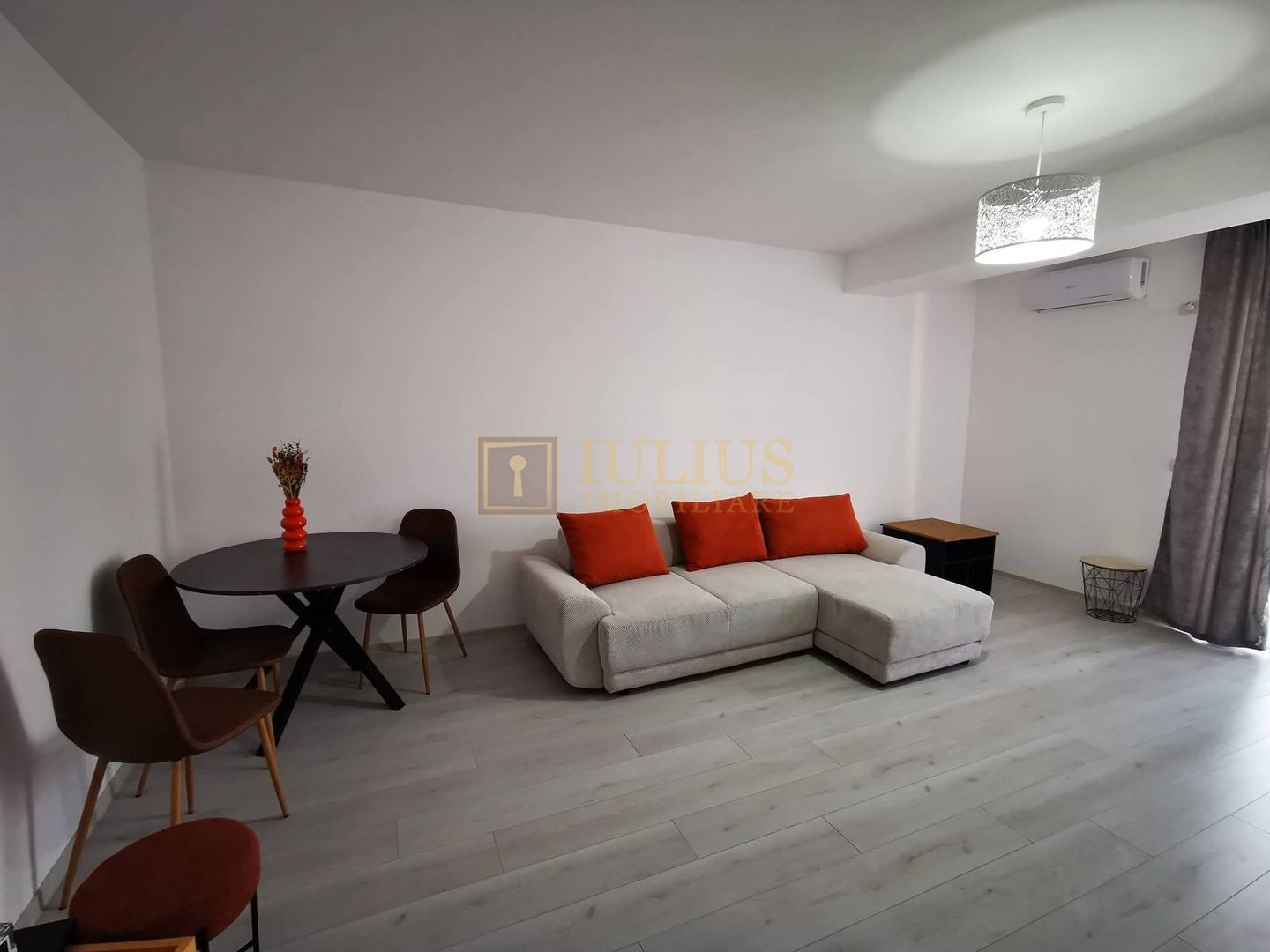 2 camere| Zona Aradului-OMV| loc de parcare| mobilat modern| - Poză 2