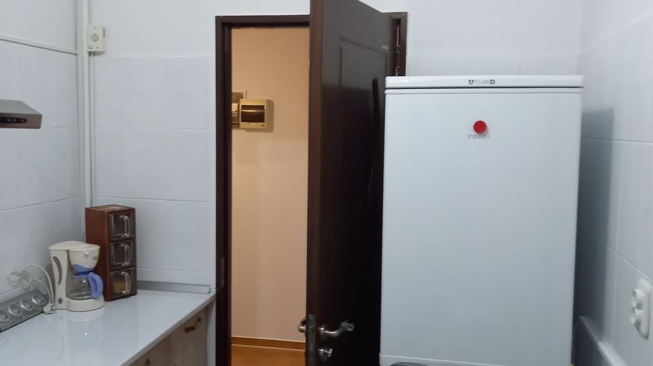 Apartament cu trei camere, Brancoveanu, 120.000€ negociabil - Poză 10