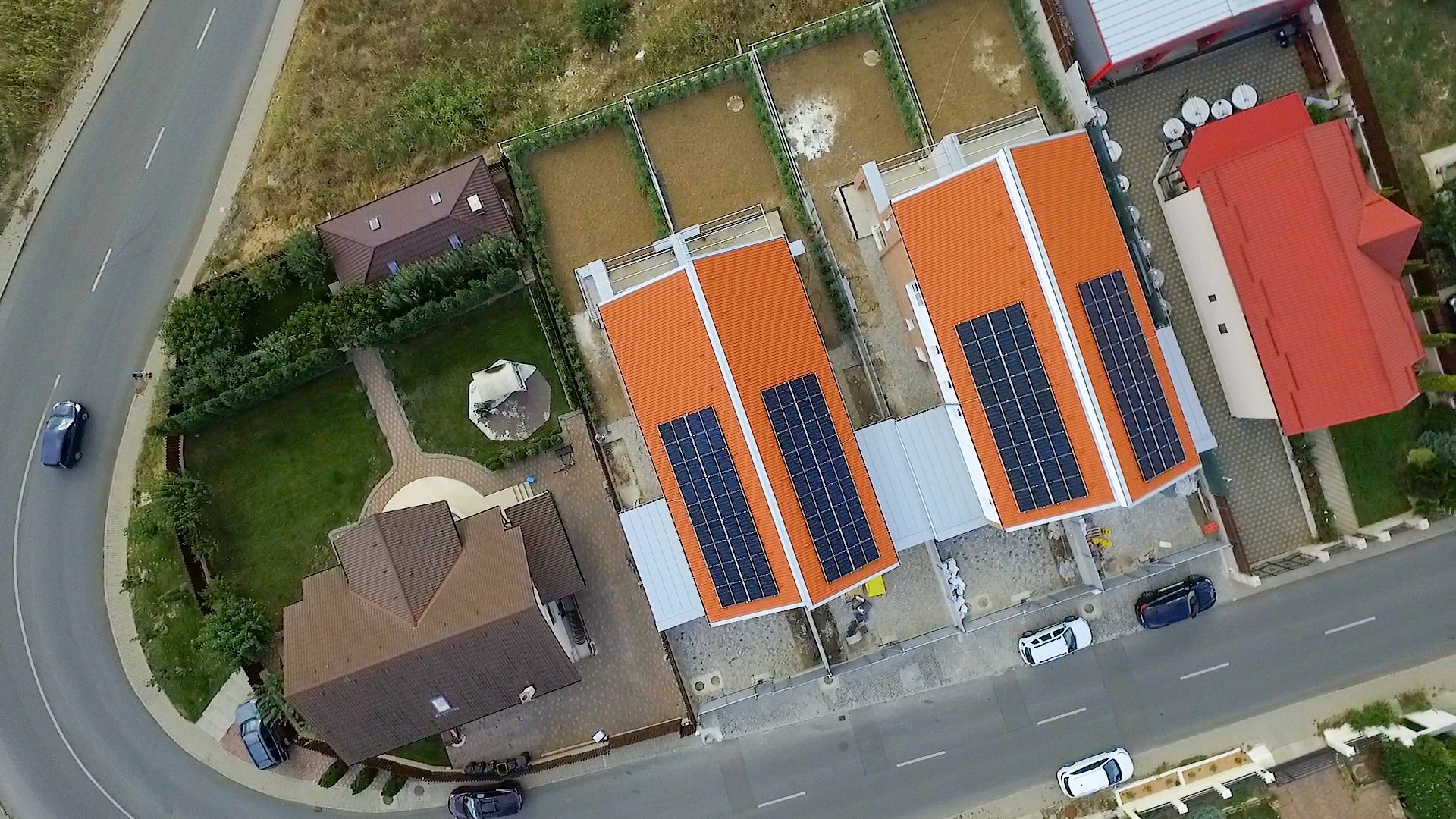 Duplex modern in Voronet, 136 mp utili, garaj si teren 325 mp - Poză 4
