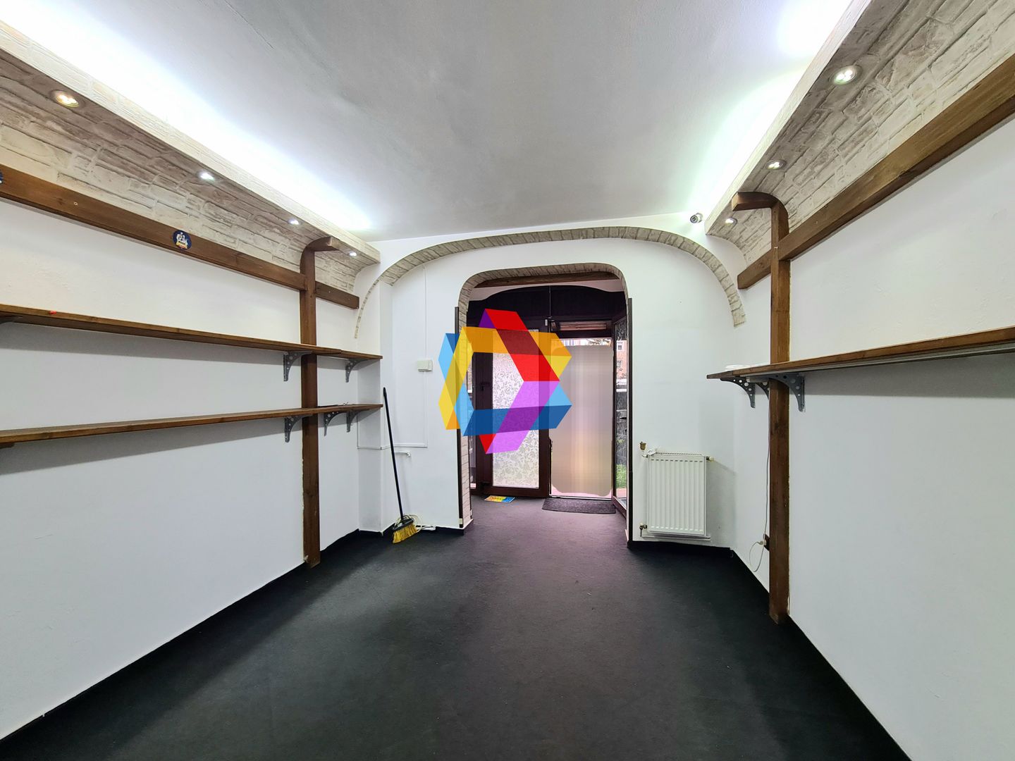 Spatiu birouri de vânzare, investiție, Brasov - 70 mp  # Plus - Imo. ro - Poză 2