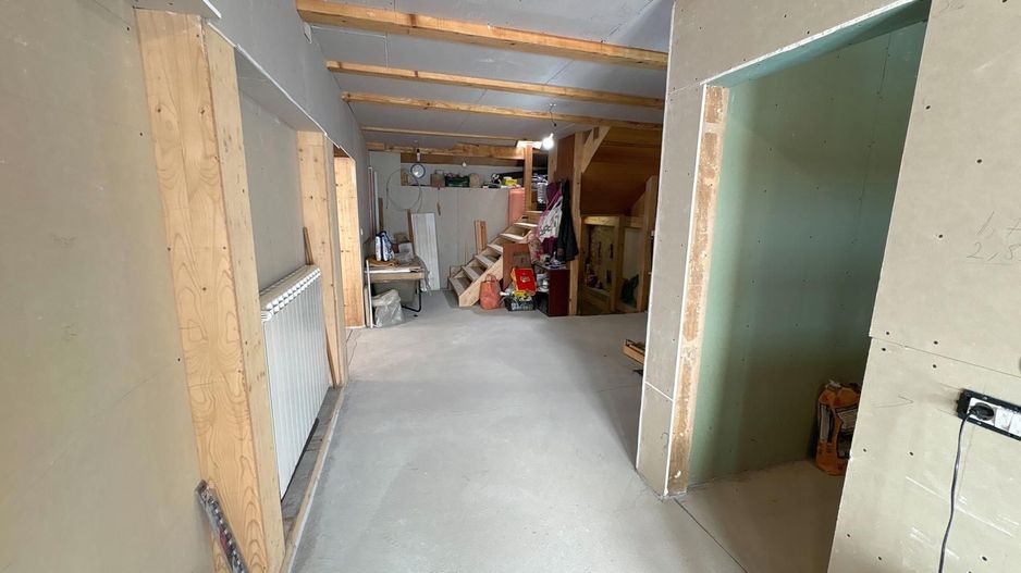 Casă de vanzare 6 camere 220 m² utili cu 376 M² teren la șosea - Poză 6