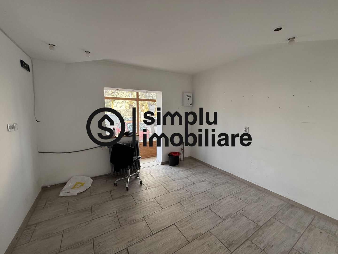 Spatiu Comercial, parter, Sarari - 115 000 Euro - Poză 3