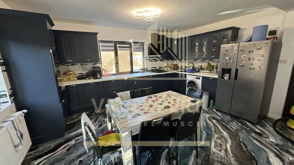 VILA S+P+E-306 MP, TEREN 2078 MP, CAMPULUNG - Poză 17