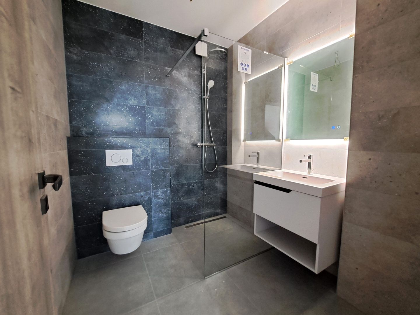 Apartament tip Penthouse cu 3 camere, 2 bai, NOU - Poză 3