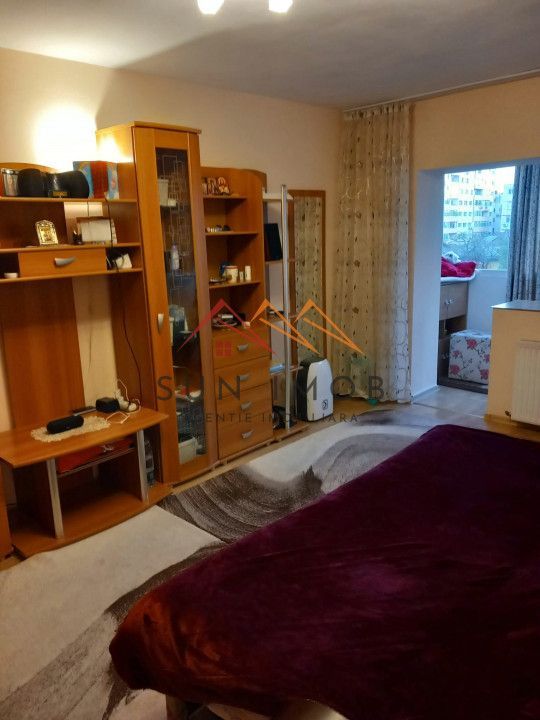 Apartament 3 camere, decomandat, central, renovat total, Campina - Poză 1