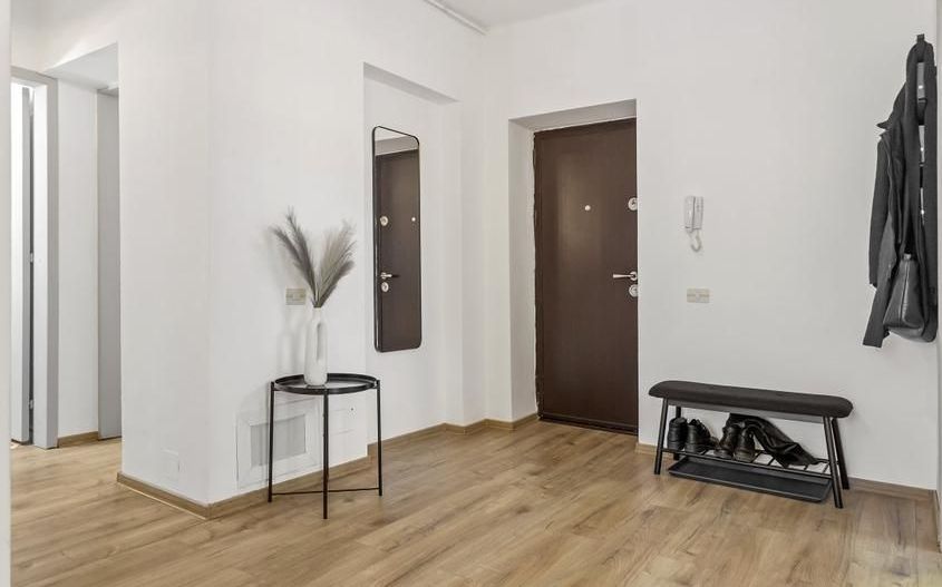 Inchiriere apartament 3 camere in vila | Domenii | Intrare si curte proprie - Poză 3