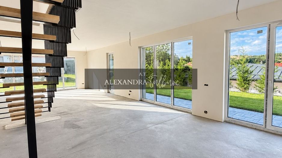 Casa individuala 6 camere, 5 bai, terasa la etaj, curte, P+ET+POD - Poză 13
