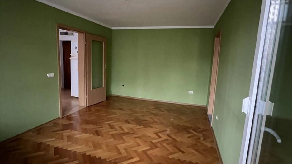 De vanzare apartament 3 camere Centru - Poză 4