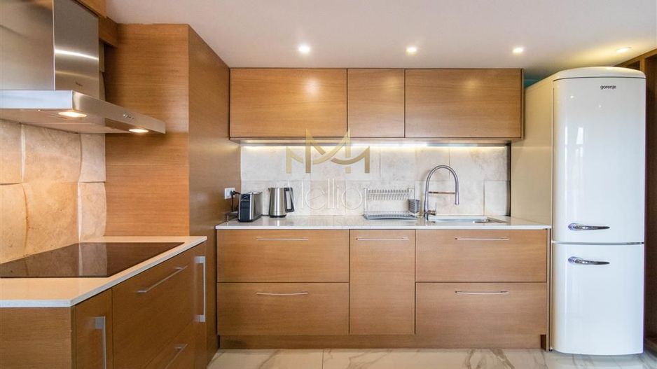 ?** Apartament superb pe doua niveluri Ultrafinisat Semicentral ** - Poză 9