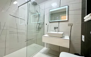 Apartament cu 2 camere + 2 bai *70mp* + Parcare /Imobil Boutique /Zona Unirii - Poză 34