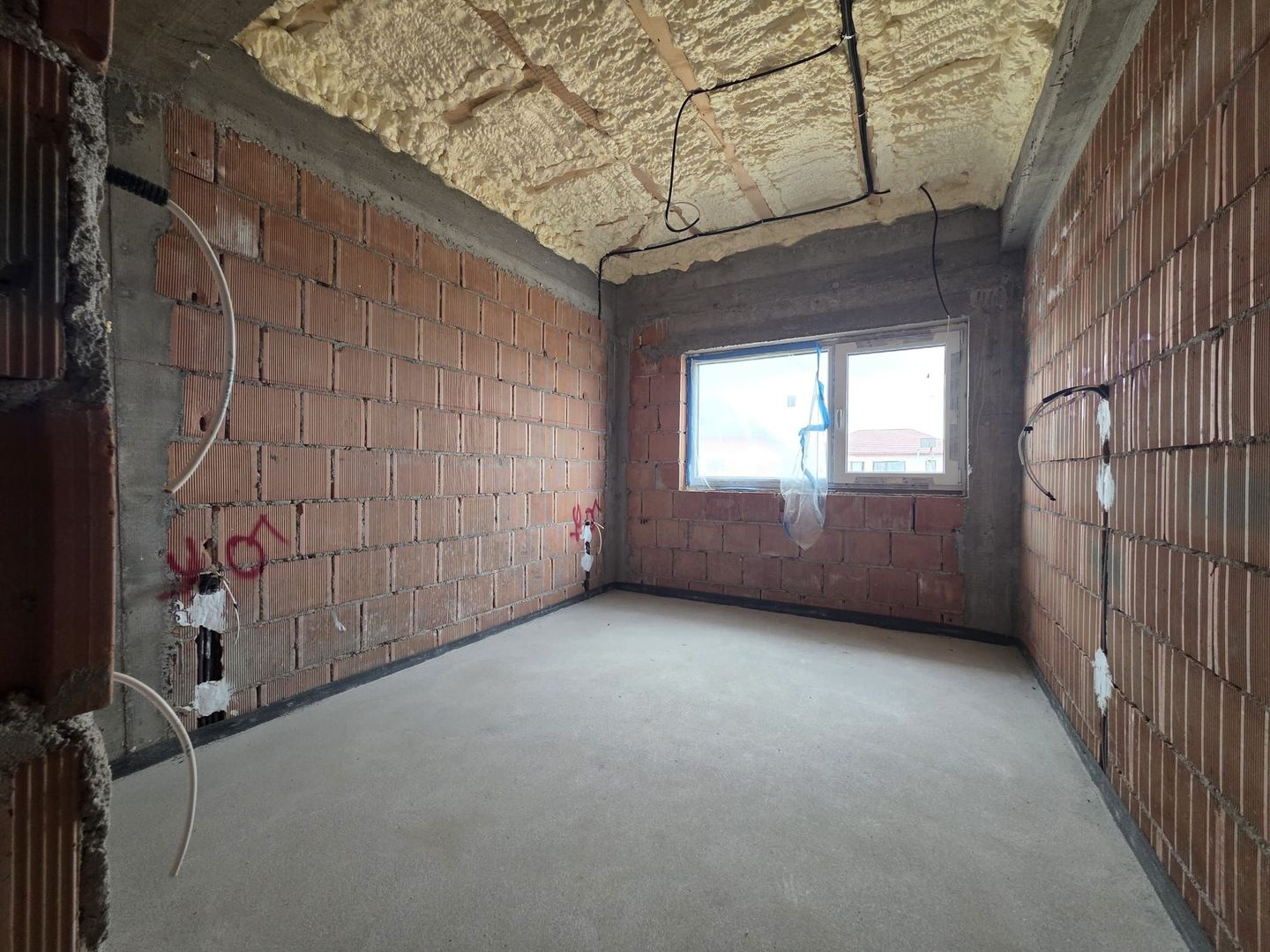 Vilă individuală în Tunari – 5 camere, curte privată - Poză 38
