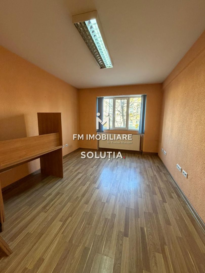 Apartament de vanzare 2 camere , etaj 1 - zona Piata Revolutiei - Poză 2