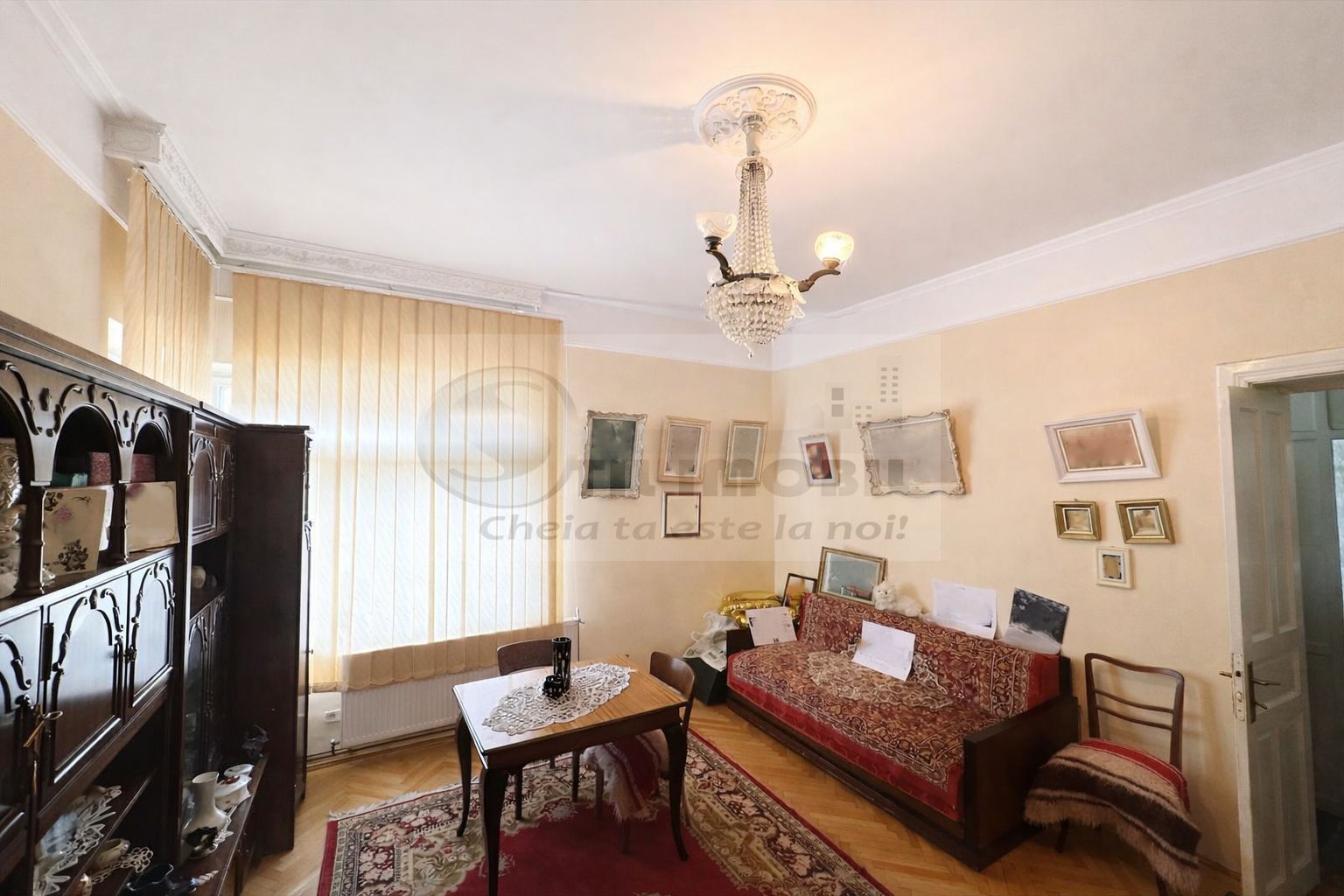 Vilă interbelică, 7 camere, Centru Iași- 800.000 € - Poză 1