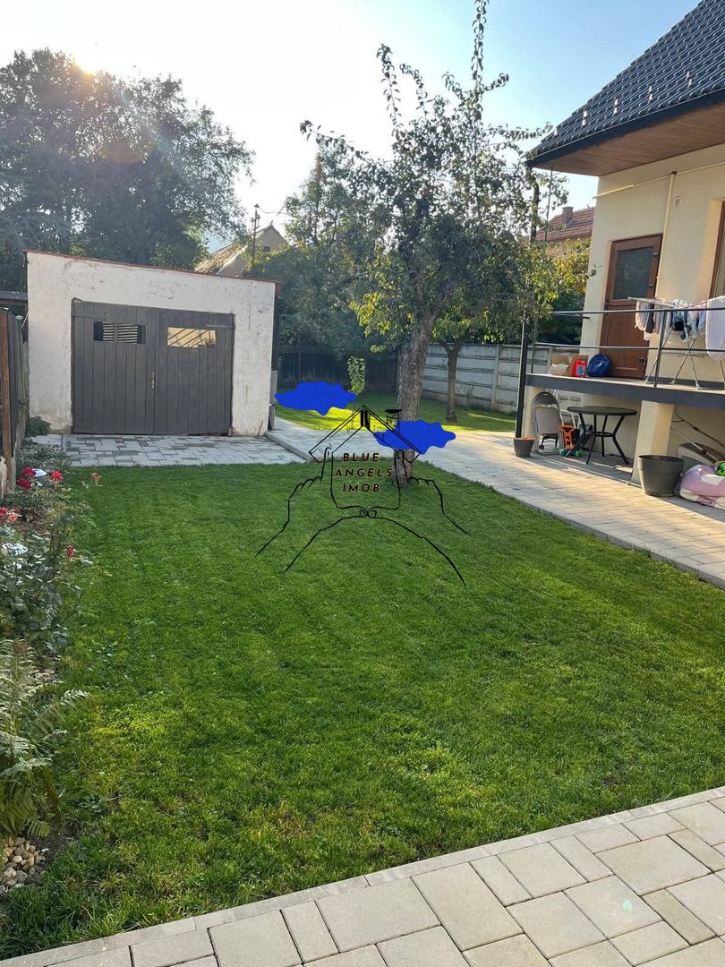 Casa recent renovata in zona centrala - cu loc de parcare si garaj - Poză 1