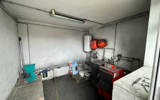 De Vânzare Clădire comercială cu depozit și parcare tiruri. 17 ari. - Poză 17