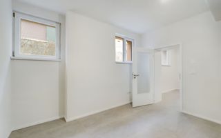 Apartament central 4 camere, foarte generos - Poză 3