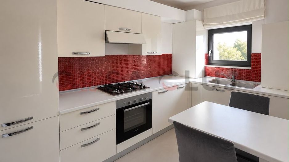 3 camere Borhanci, 70mp + parcare inclusa in pret - Poză 3