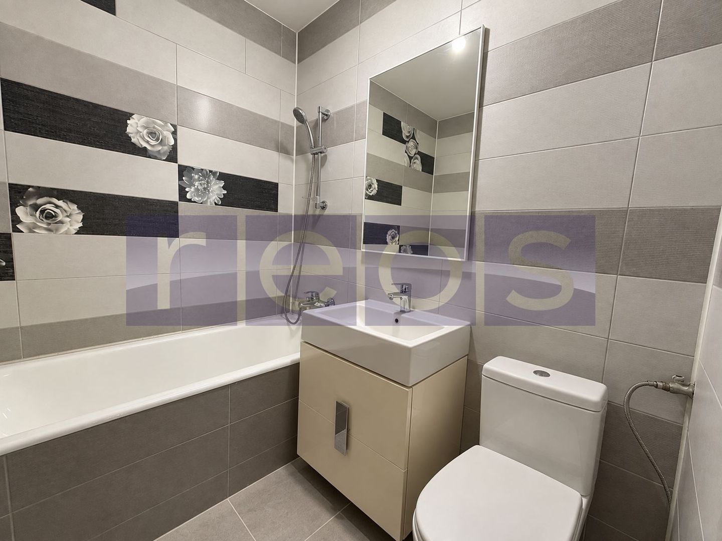 APARTAMENT 4 CAMERE | DECOMANDAT | 2 BAI | BLOC REABILITAT | PARCUL HERASTRAU - Poză 7