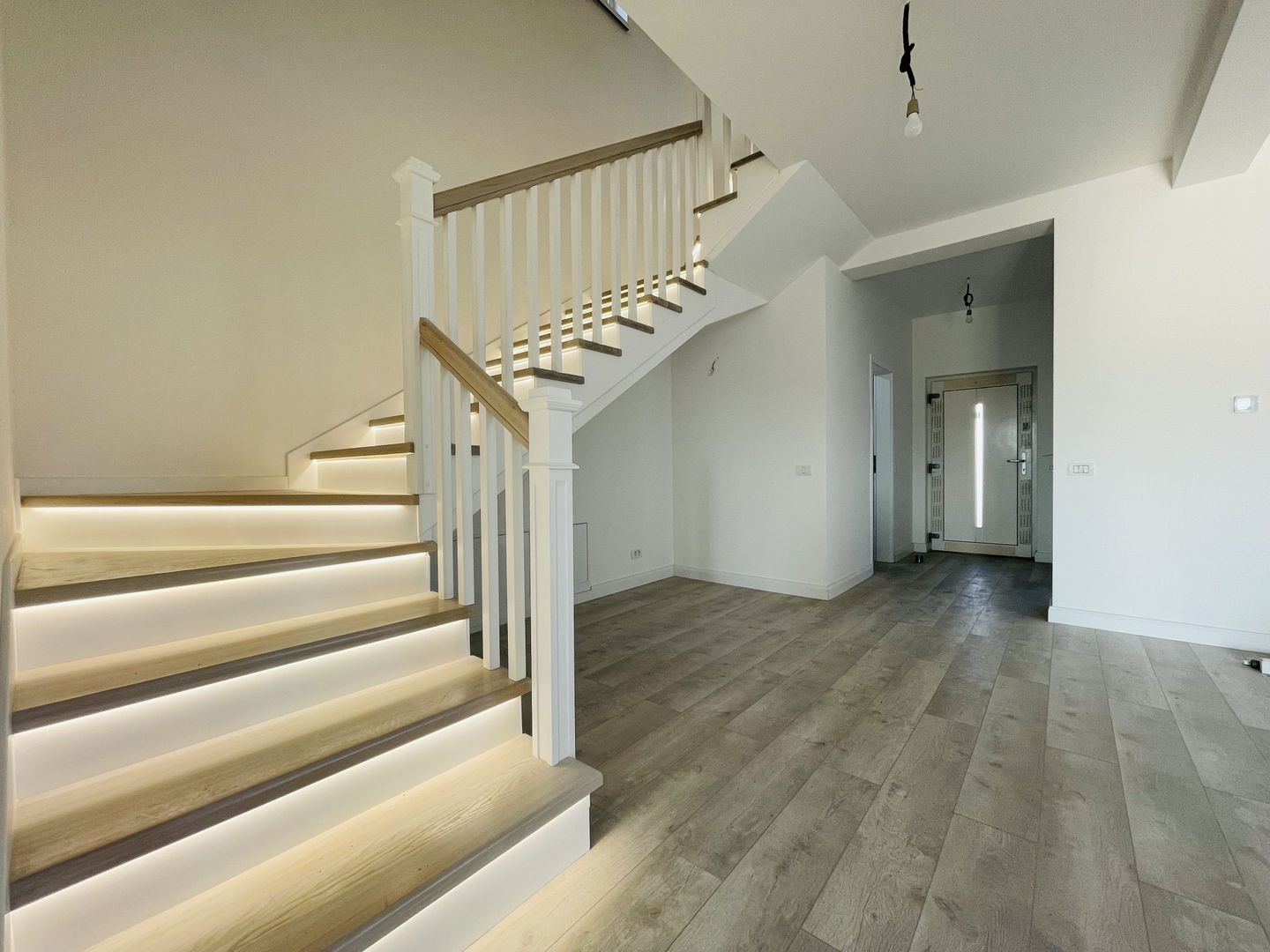 VANDUT - Comision 0% | Duplex Dumbravita, despartit prin camera tehnica | 138mp - Poză 1