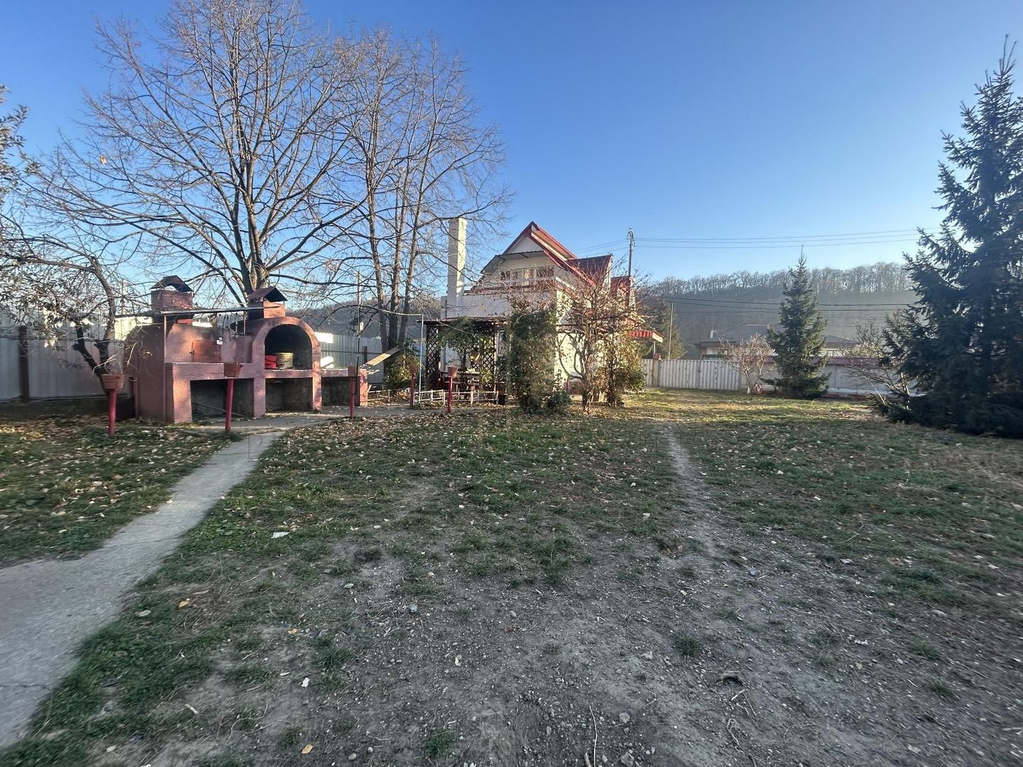 Proprietate multifuncțională cu potențial pentru investiții - Poză 3