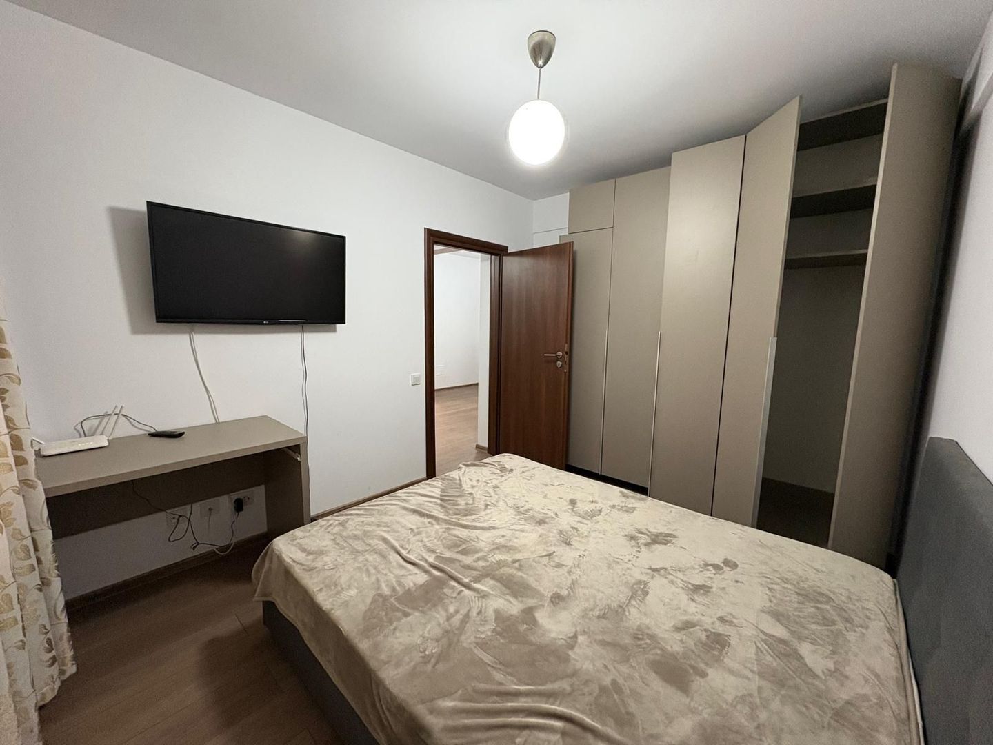 AP. 2 CAMERE- APARATORI, MOBILAT MODERN, METROU 15 MINUTE, BLOC NOU - Poză 1