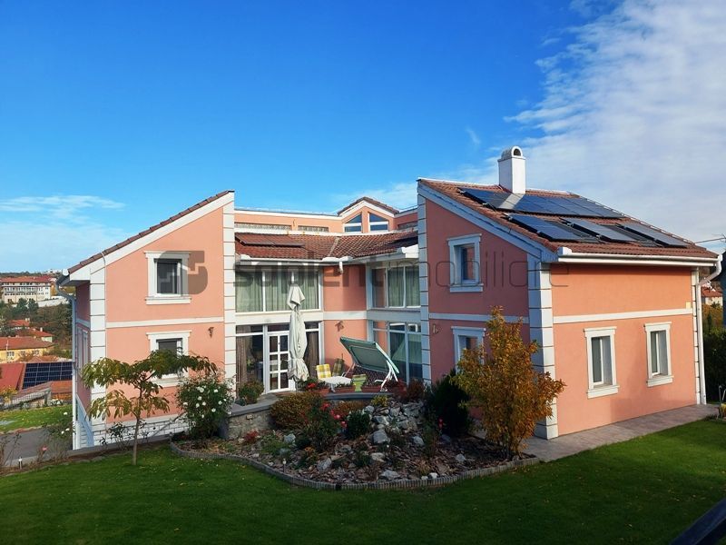 Vila cu 9 camere in zona SpitaluluiJudetean - Poză 1