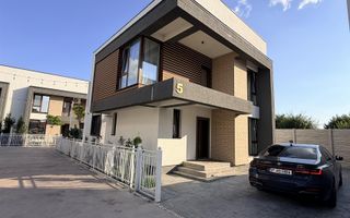 Casă individuală  5 camere 3 băi - Poză 1